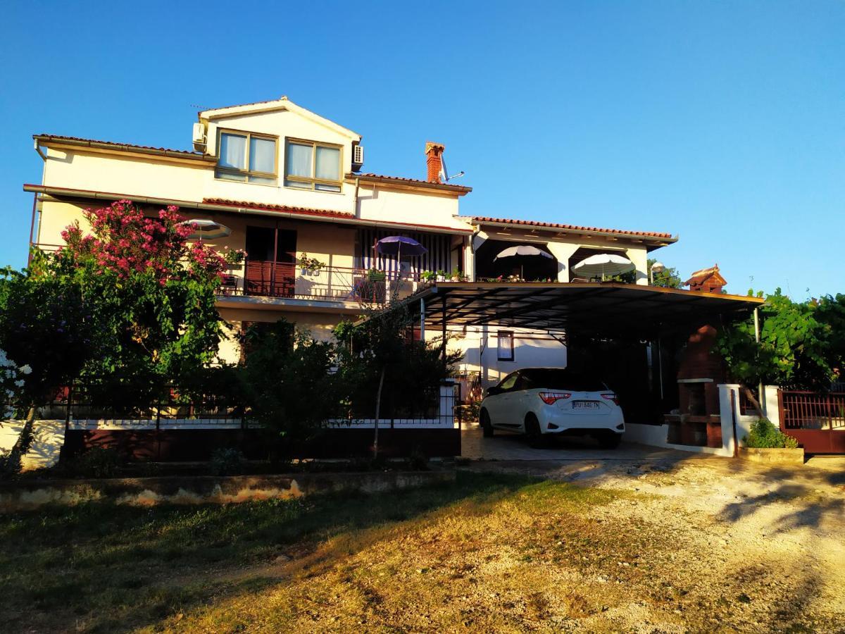 Apartments Gabriela Porec Exterior photo